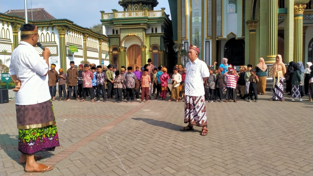 Upacara HUT  RI KE 80